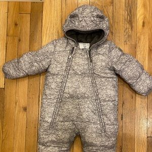 Gap snowsuit